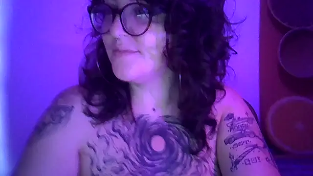 Blue Liz online show from September 23, 2025, 12:41 pm