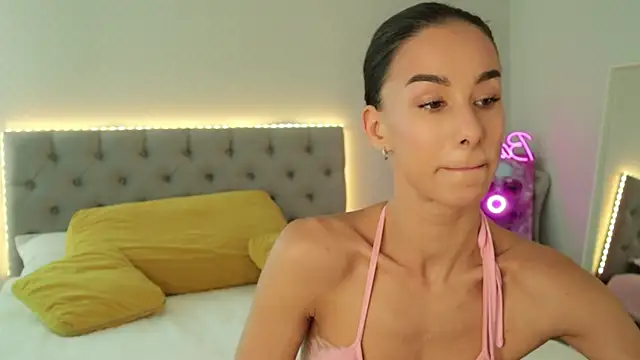 Katherinepinke online show from October 17, 2025, 5:10 am