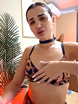 Snapshot of NaughtyChloe chatting on October 6, 2025, 2:03 pm NaughtyChloe online show from October 6, 2025, 2:03 pm