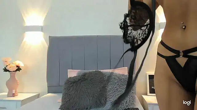 Snapshot of Emiily_cooper_x chatting on September 12, 2025, 1:44 pm Emiily cooper x online show from September 12, 2025, 1:44 pm