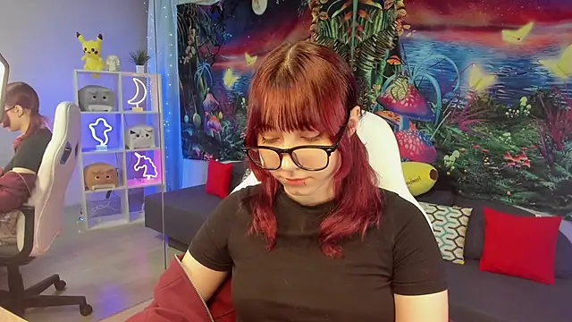 Snapshot of ClaraParks chatting on November 8, 2025, 7:45 pm ClaraParks online show from November 8, 2025, 7:45 pm