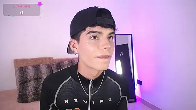 Dulcey  online show from November 2, 2025, 10:45 pm