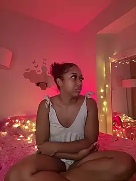 Snapshot of _Zahara_ chatting on May 14, 2026, 11:44 pm Zahara online show from May 14, 2026, 11:44 pm