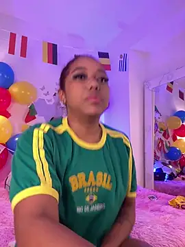 Snapshot of _Zahara_ chatting on June 16, 2026, 10:56 pm Zahara online show from June 16, 2026, 10:56 pm
