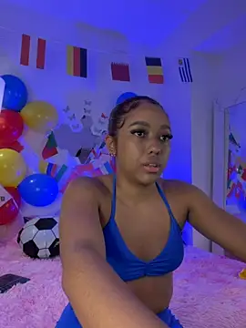 Snapshot of _Zahara_ chatting on June 18, 2026, 11:20 pm Zahara online show from June 18, 2026, 11:20 pm