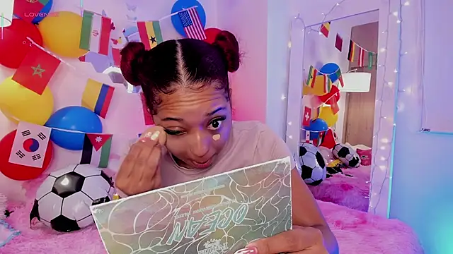 Snapshot of _Zahara_ chatting on June 24, 2026, 11:15 pm Zahara online show from June 24, 2026, 11:15 pm