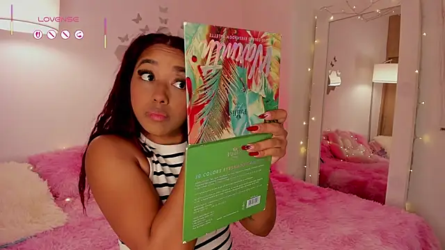 Snapshot of _Zahara_ chatting on August 2, 2026, 3:27 am Zahara online show from August 2, 2026, 3:27 am