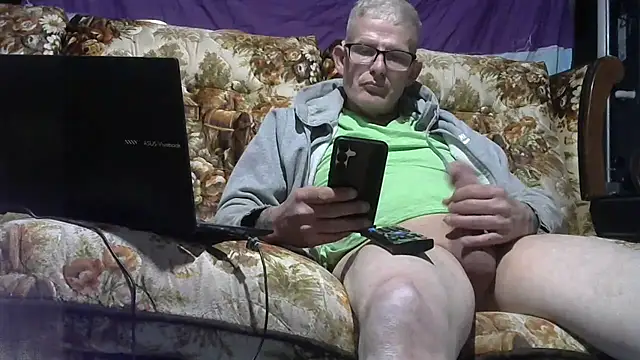 waytoofreaky4you online show from May 2, 2026, 4:06 am