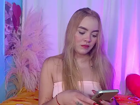 Snapshot of Miaa_rosses3 chatting on October 1, 2025, 11:44 pm Miaa rosses3 online show from October 1, 2025, 11:44 pm