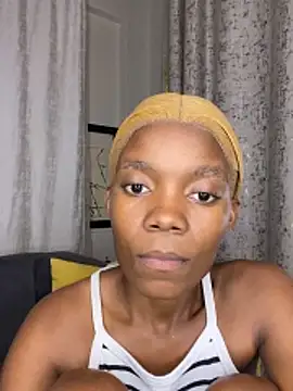 Snapshot of prettydollyy chatting on March 25, 2026, 8:15 pm prettydollyy online show from March 25, 2026, 8:15 pm
