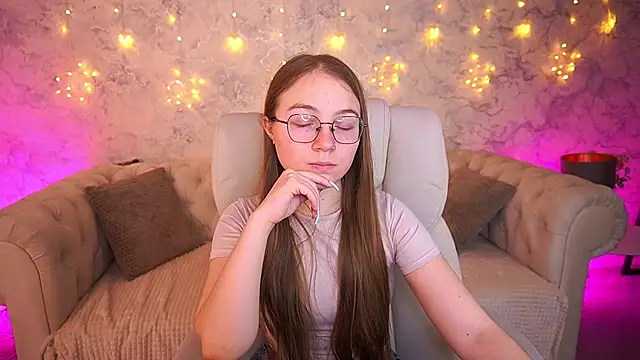 ArrinaWairr online show from March 10, 2026, 7:35 am