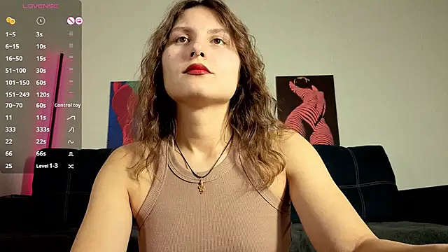 Snapshot of TrixiBell chatting on October 24, 2025, 4:09 am TrixiBell online show from October 24, 2025, 4:09 am