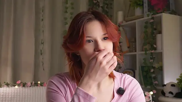 Snapshot of BlytheBenny chatting on November 28, 2025, 12:02 am BlytheBenny online show from November 28, 2025, 12:02 am