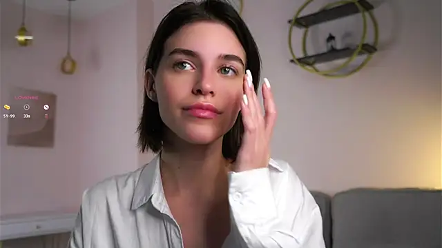 EleneButton online show from November 22, 2025, 1:15 am