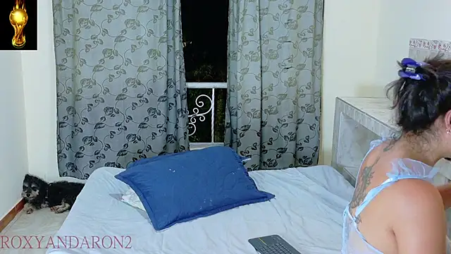 Snapshot of RoxyandAron2 chatting on June 13, 2026, 1:36 am RoxyandAron2 online show from June 13, 2026, 1:36 am