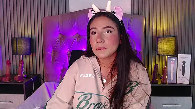 Snapshot of Bonnali_lune chatting on October 21, 2025, 10:32 pm Bonnali lune online show from October 21, 2025, 10:32 pm