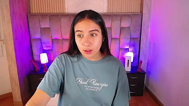 Snapshot of Bonnali_lune chatting on November 8, 2025, 4:18 pm Bonnali lune online show from November 8, 2025, 4:18 pm