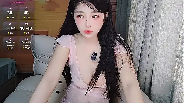 Coco--01 online show from May 19, 2026, 12:49 am