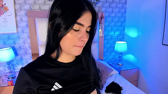 Snapshot of Sasha__sims__ chatting on October 26, 2025, 11:49 am Sasha sims online show from October 26, 2025, 11:49 am