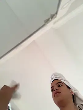 JuanitaMore01 online show from June 5, 2026, 7:41 pm