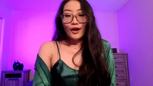 Snapshot of Aliciaz3 chatting on September 27, 2025, 5:07 pm Aliciaz3 online show from September 27, 2025, 5:07 pm