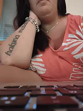 Snapshot of LaReginaNera chatting on June 16, 2026, 6:43 pm LaReginaNera online show from June 16, 2026, 6:43 pm