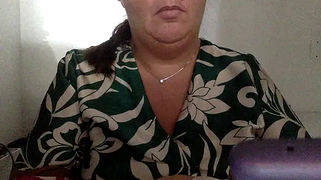 Snapshot of LaReginaNera chatting on June 26, 2026, 12:09 pm LaReginaNera online show from June 26, 2026, 12:09 pm