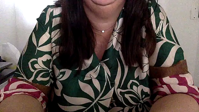 Snapshot of LaReginaNera chatting on July 3, 2026, 12:33 pm LaReginaNera online show from July 3, 2026, 12:33 pm
