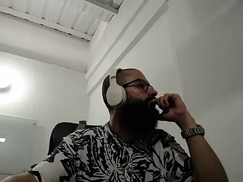 FranccoJ online show from November 4, 2025, 5:45 pm