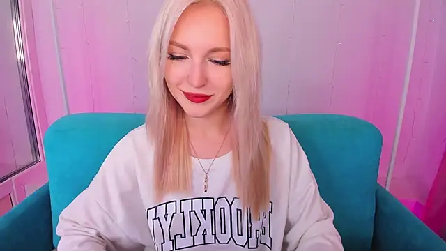 LisaFoxyMe online show from November 5, 2025, 1:16 am