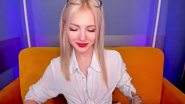 LisaFoxyMe online show from November 27, 2025, 8:49 am