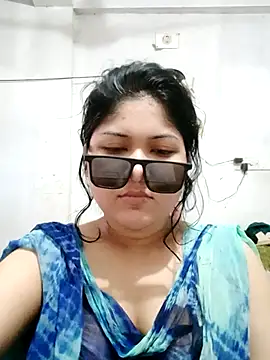 Snapshot of Nusrat-N chatting on September 11, 2025, 2:22 am Nusrat-N online show from September 11, 2025, 2:22 am