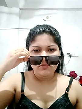 Snapshot of Nusrat-N chatting on September 17, 2025, 3:30 am Nusrat-N online show from September 17, 2025, 3:30 am