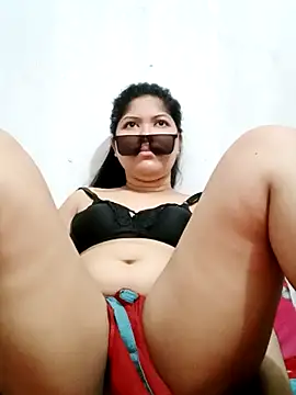 Snapshot of Nusrat-N chatting on September 20, 2025, 12:44 am Nusrat-N online show from September 20, 2025, 12:44 am