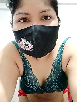 Snapshot of Nusrat-N chatting on November 4, 2025, 2:32 am Nusrat-N online show from November 4, 2025, 2:32 am