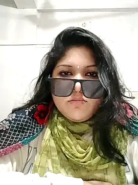 Snapshot of Nusrat-N chatting on December 4, 2025, 5:54 pm Nusrat-N online show from December 4, 2025, 5:54 pm