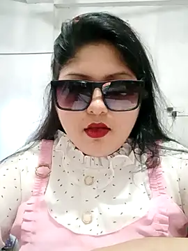 Snapshot of Nusrat-N chatting on December 19, 2025, 9:49 am Nusrat-N online show from December 19, 2025, 9:49 am