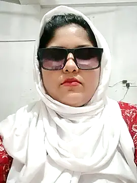 Snapshot of Nusrat-N chatting on February 17, 2026, 2:57 pm Nusrat-N online show from February 17, 2026, 2:57 pm