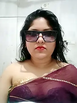 Snapshot of Nusrat-N chatting on February 23, 2026, 6:11 am Nusrat-N online show from February 23, 2026, 6:11 am