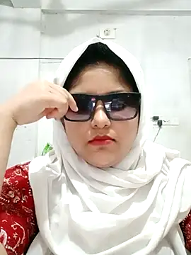 Snapshot of Nusrat-N chatting on February 28, 2026, 2:12 am Nusrat-N online show from February 28, 2026, 2:12 am