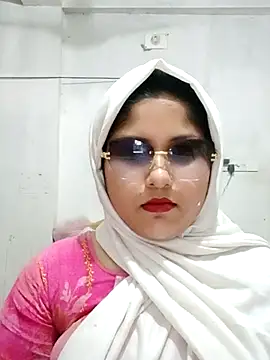 Snapshot of Nusrat-N chatting on March 12, 2026, 4:35 pm Nusrat-N online show from March 12, 2026, 4:35 pm