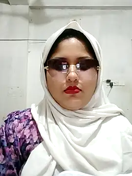 Snapshot of Nusrat-N chatting on April 12, 2026, 9:53 pm Nusrat-N online show from April 12, 2026, 9:53 pm