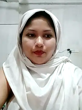 Snapshot of Nusrat-N chatting on April 21, 2026, 4:34 pm Nusrat-N online show from April 21, 2026, 4:34 pm