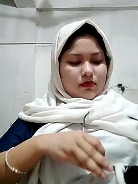 Snapshot of Nusrat-N chatting on May 4, 2026, 12:56 pm Nusrat-N online show from May 4, 2026, 12:56 pm