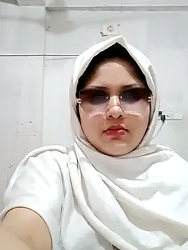 Snapshot of Nusrat-N chatting on May 13, 2026, 3:26 am Nusrat-N online show from May 13, 2026, 3:26 am