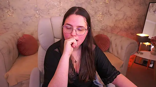 Snapshot of SophieDreamss chatting on February 6, 2026, 11:08 pm SophieDreamss online show from February 6, 2026, 11:08 pm