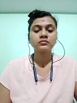 Snapshot of Kavya-Tiwari chatting on October 22, 2025, 6:29 pm Kavya-Tiwari online show from October 22, 2025, 6:29 pm