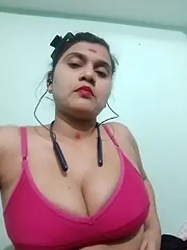 Snapshot of Kavya-Tiwari chatting on December 16, 2025, 9:03 am Kavya-Tiwari online show from December 16, 2025, 9:03 am