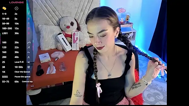 Mia Victoria22 online show from July 15, 2026, 6:02 pm