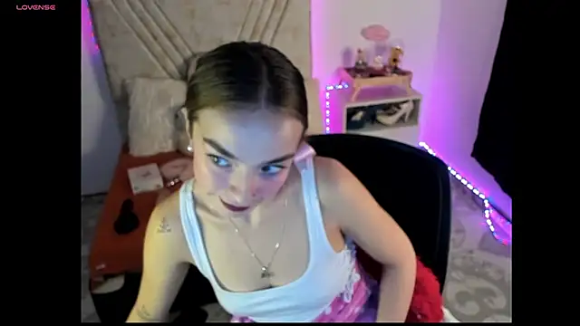 Mia Victoria22 online show from July 22, 2026, 1:41 am